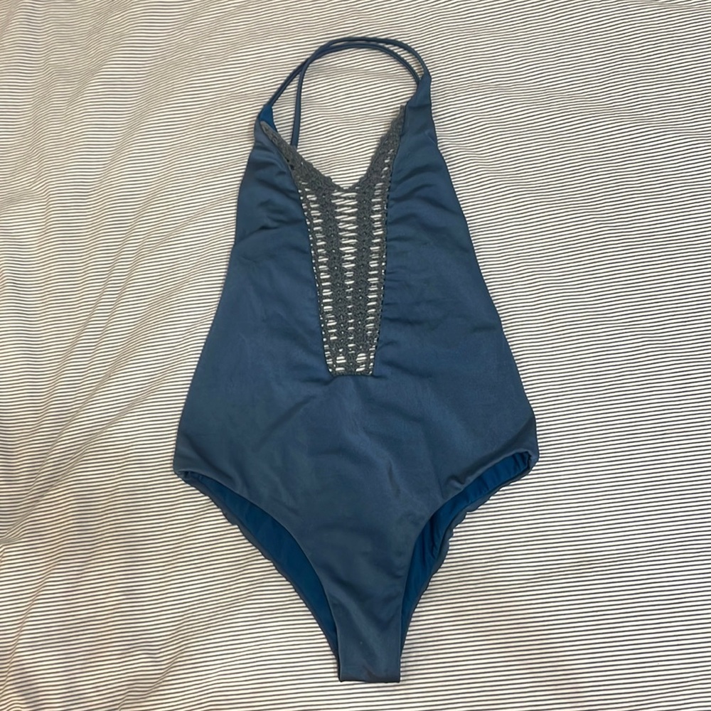 Billabong One Piece - Size Medium (M)